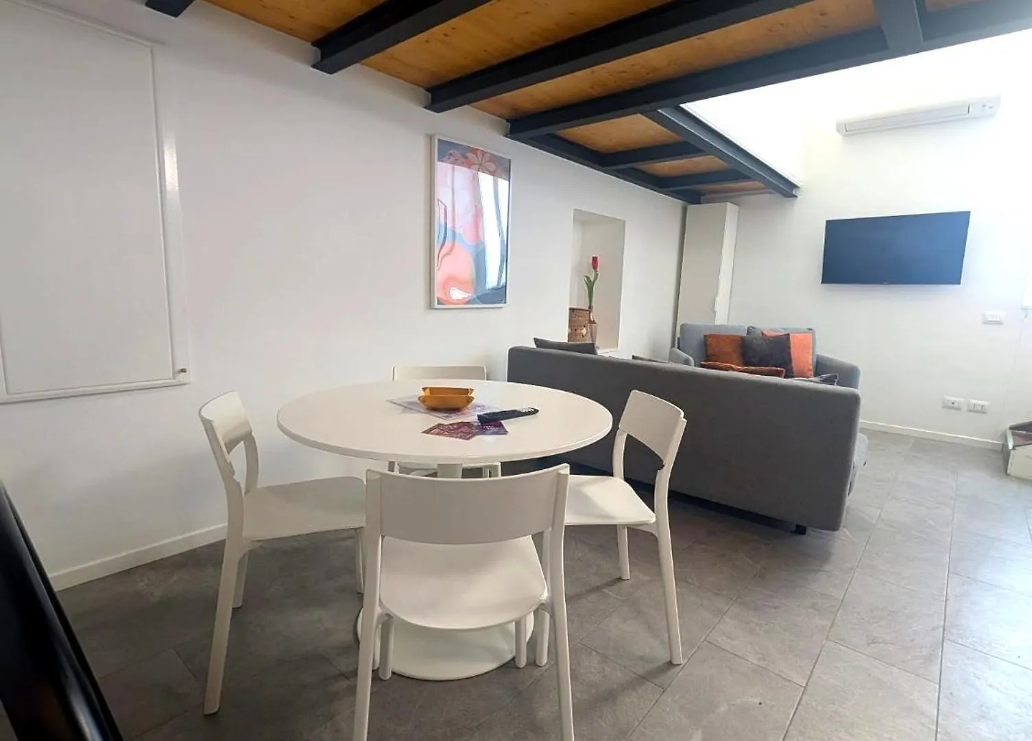 Hbhall Navigli 5 Apartment Milan